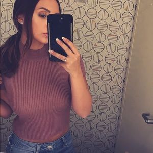 Kendall & Kylie Jenner top